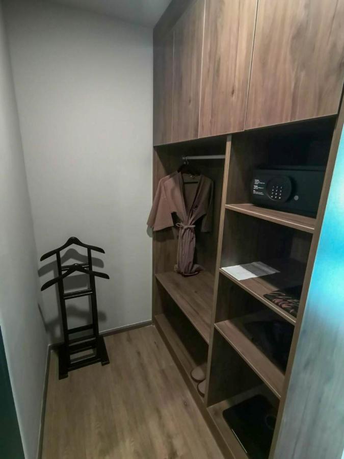 Manhattan Hotel بانكوك المظهر الخارجي الصورة