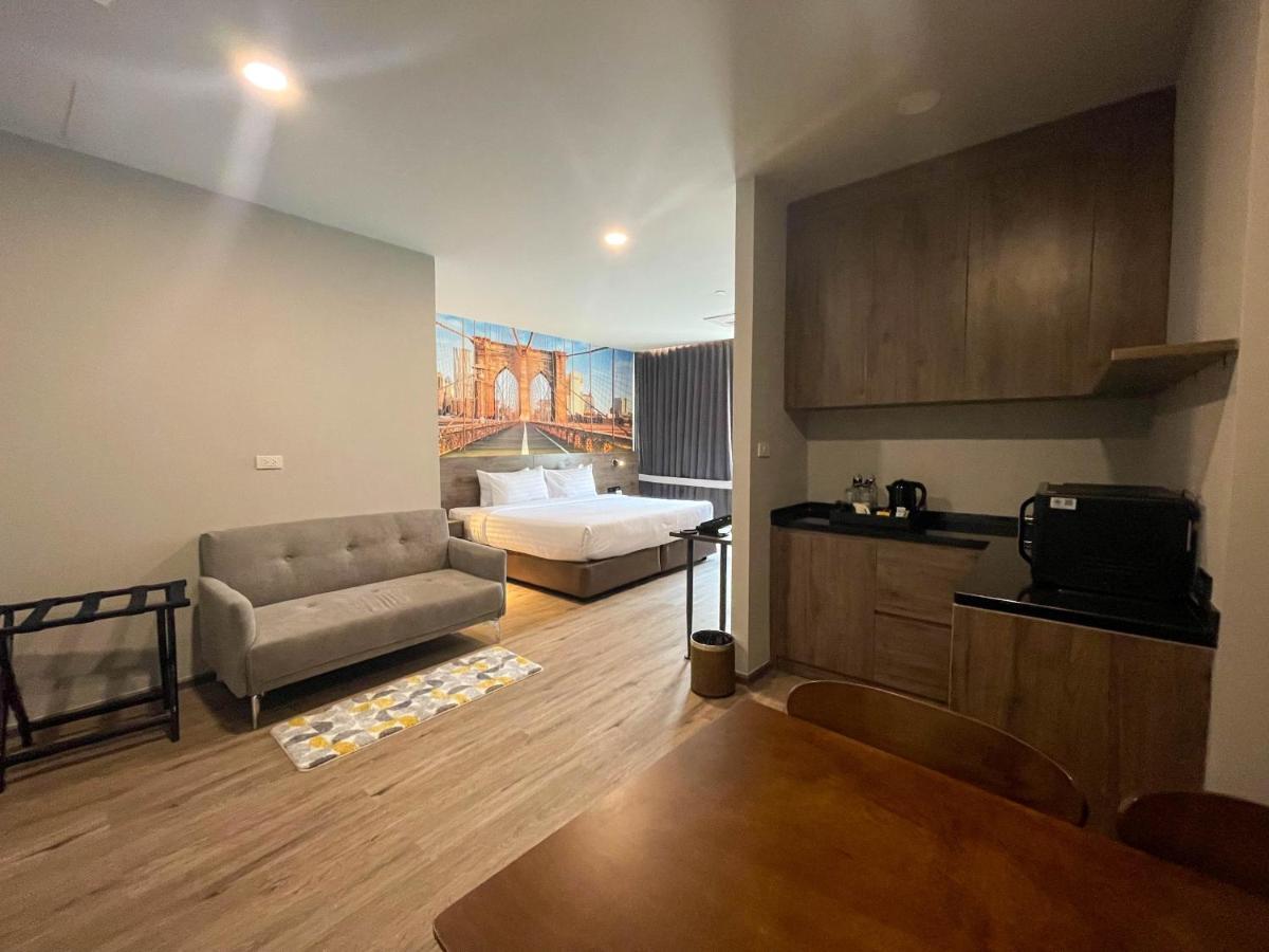 Manhattan Hotel بانكوك المظهر الخارجي الصورة