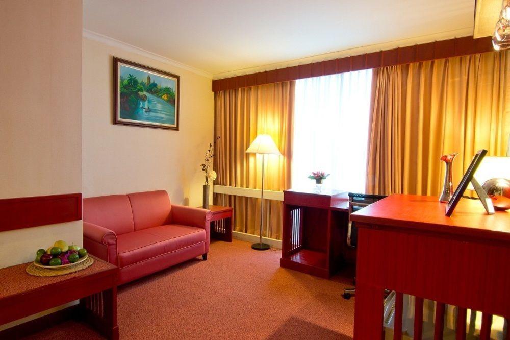 Manhattan Hotel بانكوك المظهر الخارجي الصورة